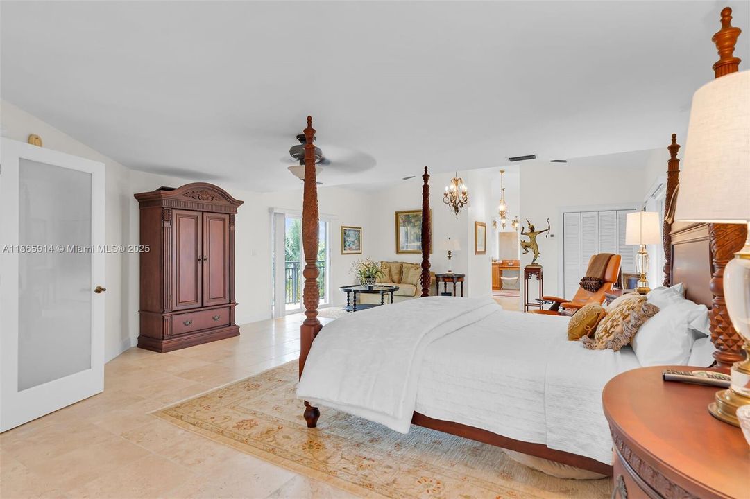 Recently Sold: $3,790,000 (4 beds, 3 baths, 4204 Square Feet)