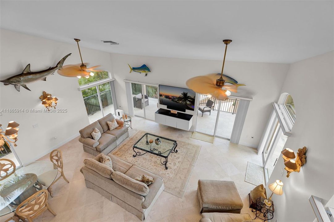 Recently Sold: $3,790,000 (4 beds, 3 baths, 4204 Square Feet)