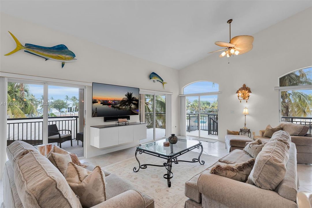 Recently Sold: $3,790,000 (4 beds, 3 baths, 4204 Square Feet)