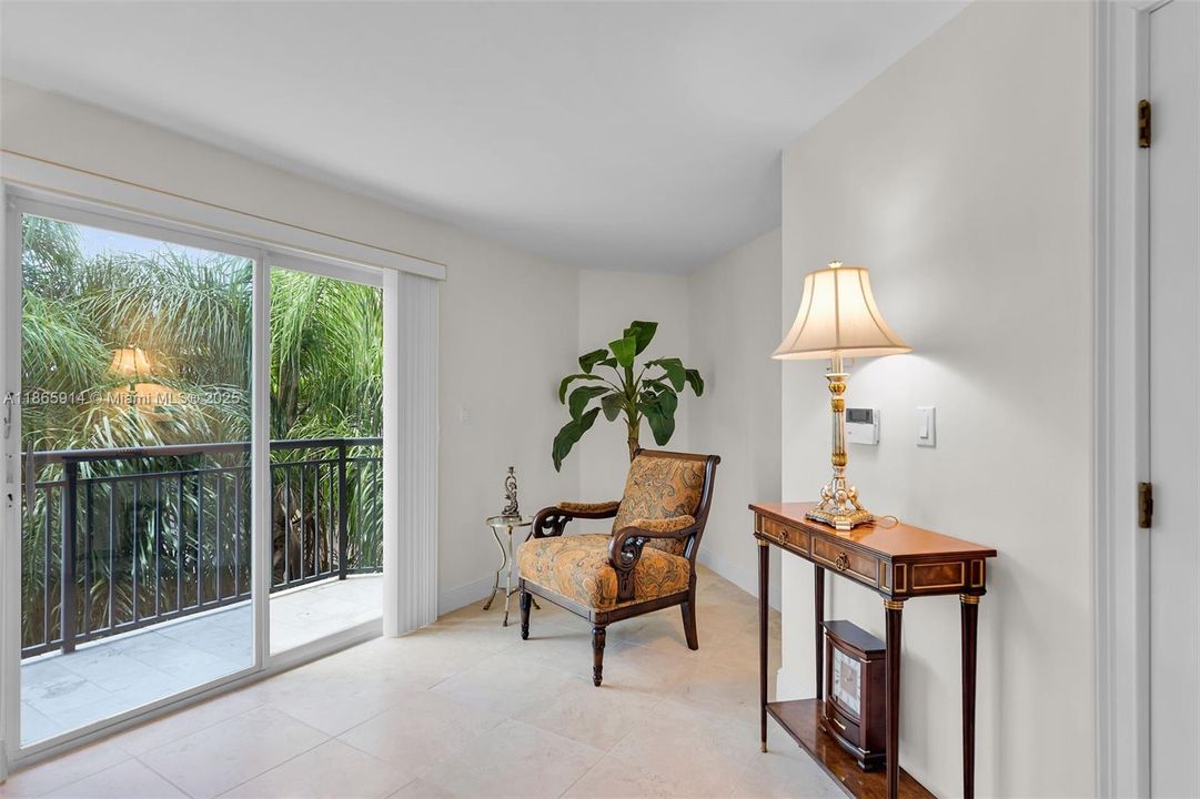 Recently Sold: $3,790,000 (4 beds, 3 baths, 4204 Square Feet)