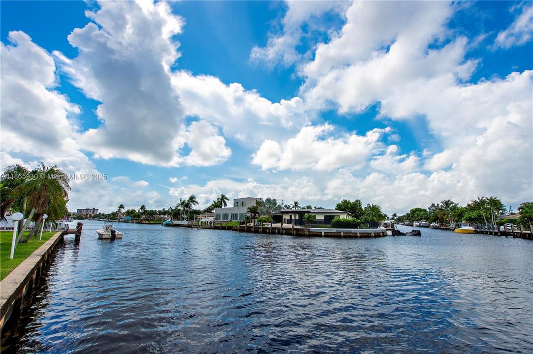 For Sale: $199,000 (1 beds, 1 baths, 690 Square Feet)