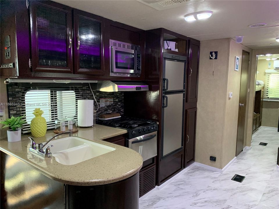 For Sale: $400,000 (2 beds, 1 baths, 0 Square Feet)