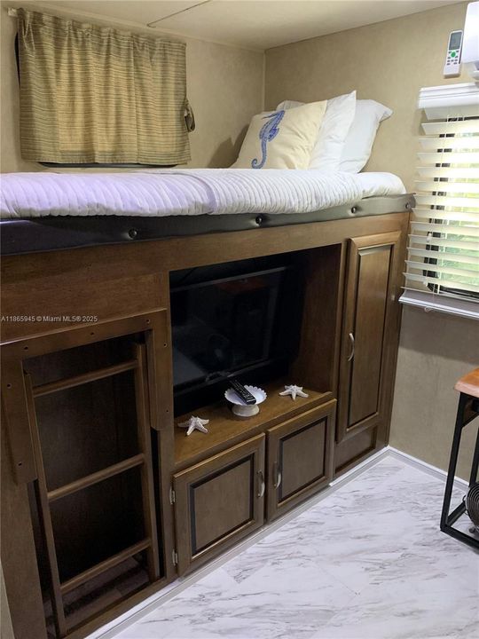 For Sale: $400,000 (2 beds, 1 baths, 0 Square Feet)