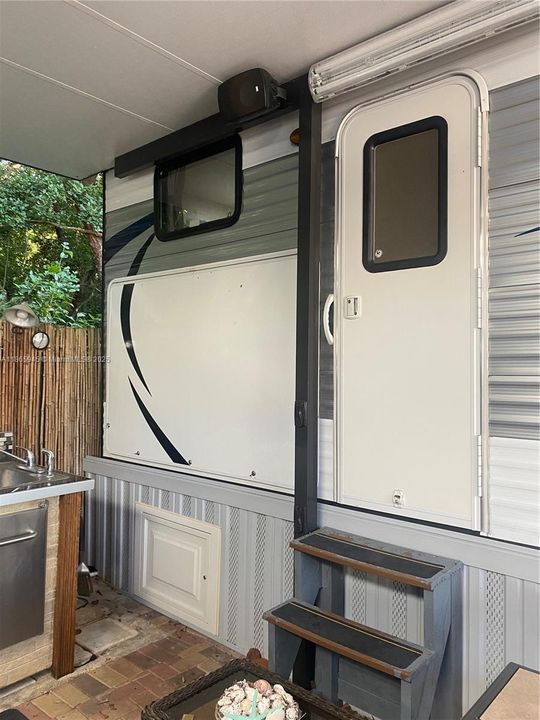 For Sale: $400,000 (2 beds, 1 baths, 0 Square Feet)