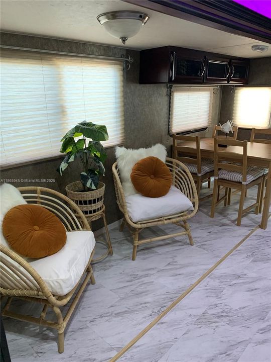 For Sale: $400,000 (2 beds, 1 baths, 0 Square Feet)