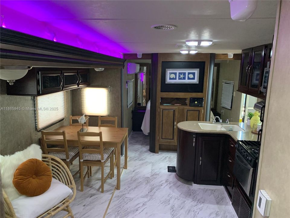 For Sale: $400,000 (2 beds, 1 baths, 0 Square Feet)