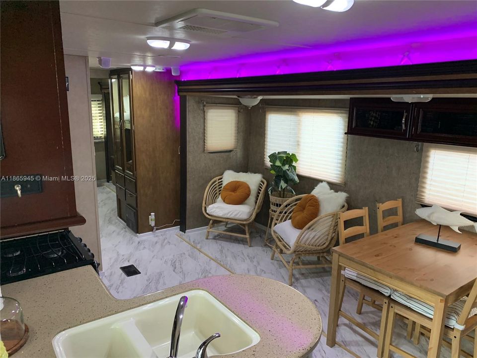 For Sale: $400,000 (2 beds, 1 baths, 0 Square Feet)