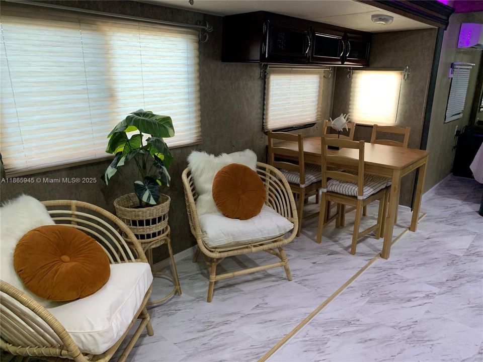 For Sale: $400,000 (2 beds, 1 baths, 0 Square Feet)