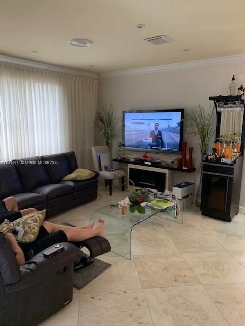 На продажу: $765,000 (4 спален, 2 ванн, 2105 Квадратных фут)