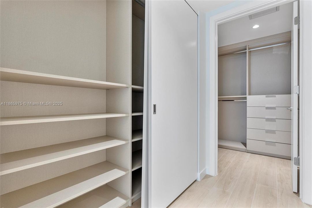 На продажу: $1,295,000 (2 спален, 2 ванн, 1236 Квадратных фут)