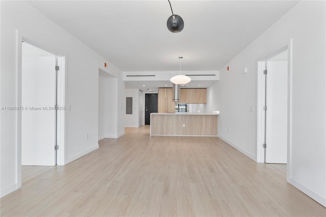 На продажу: $1,295,000 (2 спален, 2 ванн, 1236 Квадратных фут)