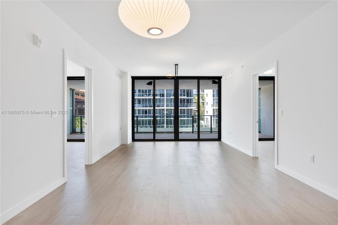 На продажу: $1,295,000 (2 спален, 2 ванн, 1236 Квадратных фут)