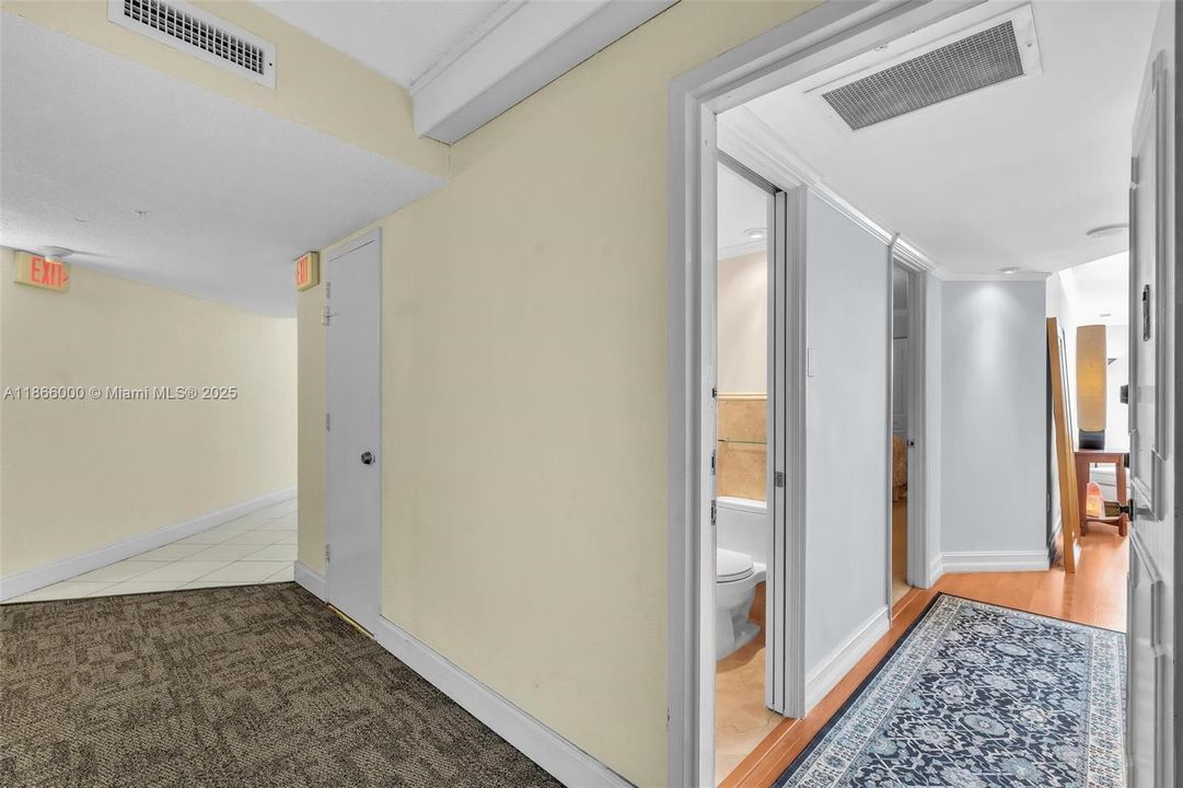 待售: $199,000 (1 贝兹, 1 浴室, 766 平方英尺)