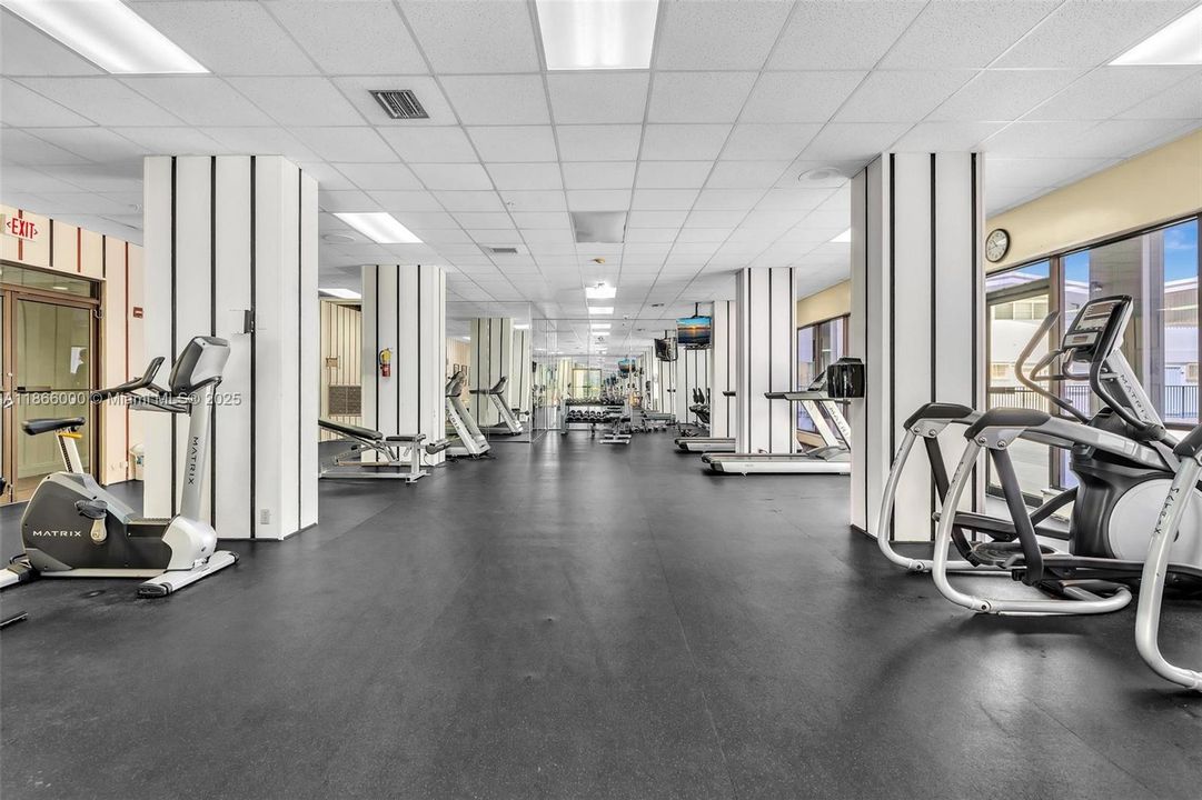 待售: $199,000 (1 贝兹, 1 浴室, 766 平方英尺)