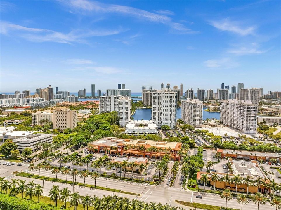 待售: $199,000 (1 贝兹, 1 浴室, 766 平方英尺)