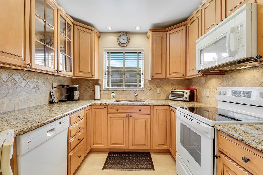 Kingswood Kitchen 2