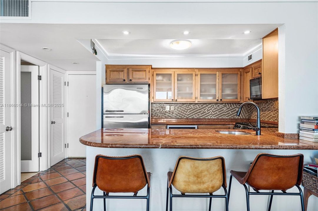 待售: $635,000 (1 贝兹, 1 浴室, 950 平方英尺)