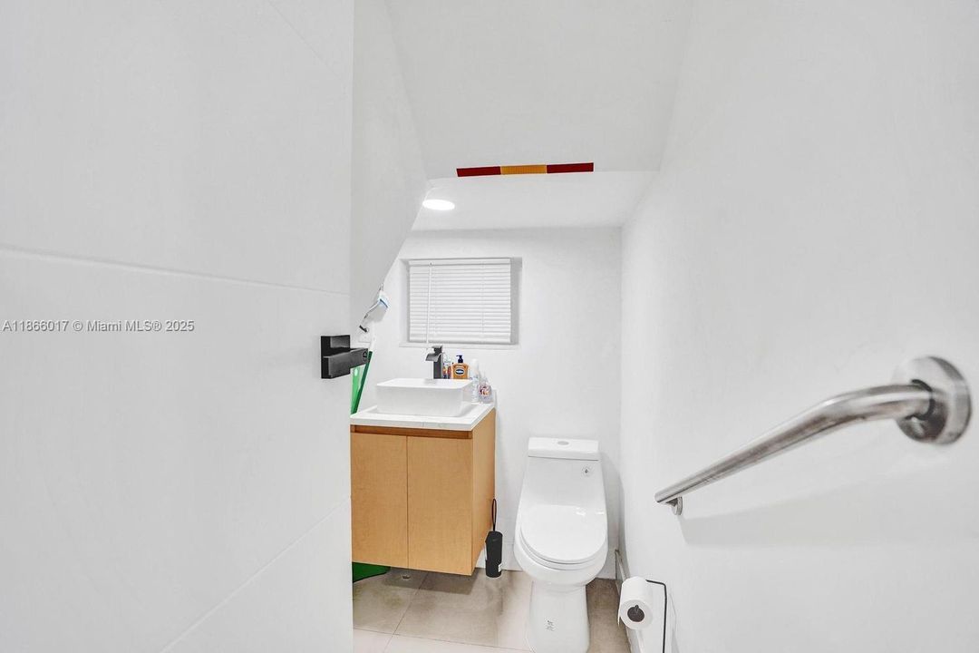 Recently Rented: $5,500 (4 beds, 2 baths, 2015 Square Feet)