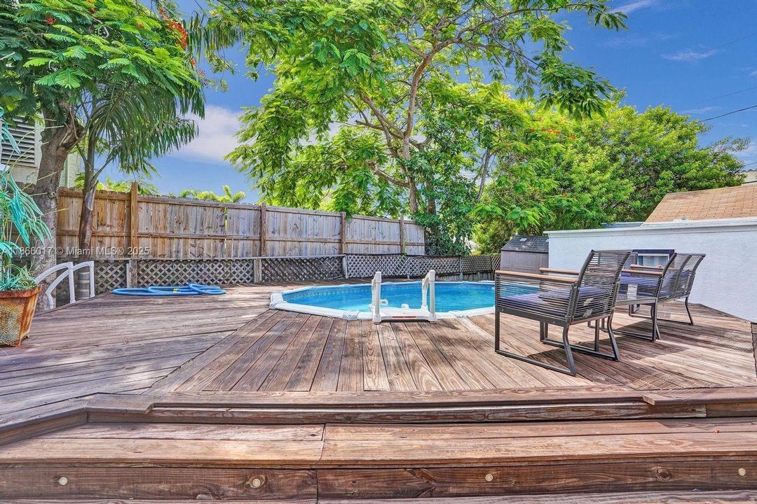 Recently Rented: $5,500 (4 beds, 2 baths, 2015 Square Feet)