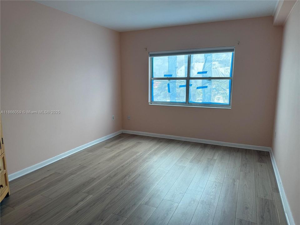 Recently Rented: $1,800 (1 beds, 1 baths, 697 Square Feet)