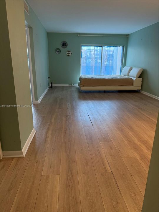 Recently Rented: $1,800 (1 beds, 1 baths, 697 Square Feet)