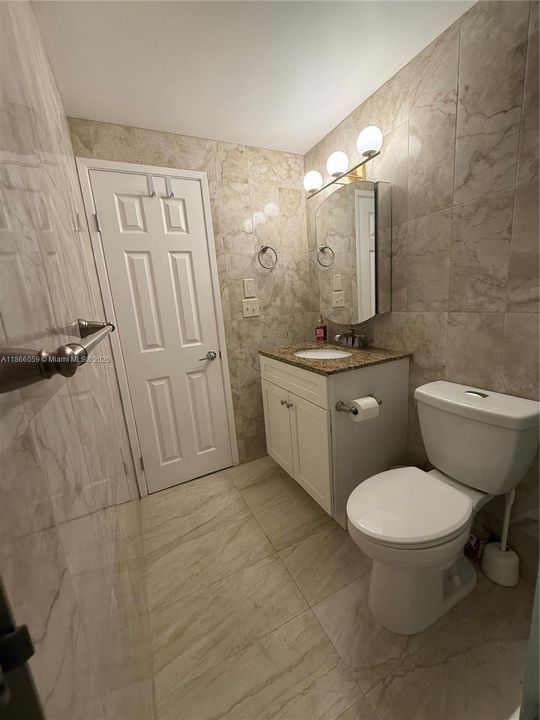 Recently Rented: $1,800 (1 beds, 1 baths, 697 Square Feet)