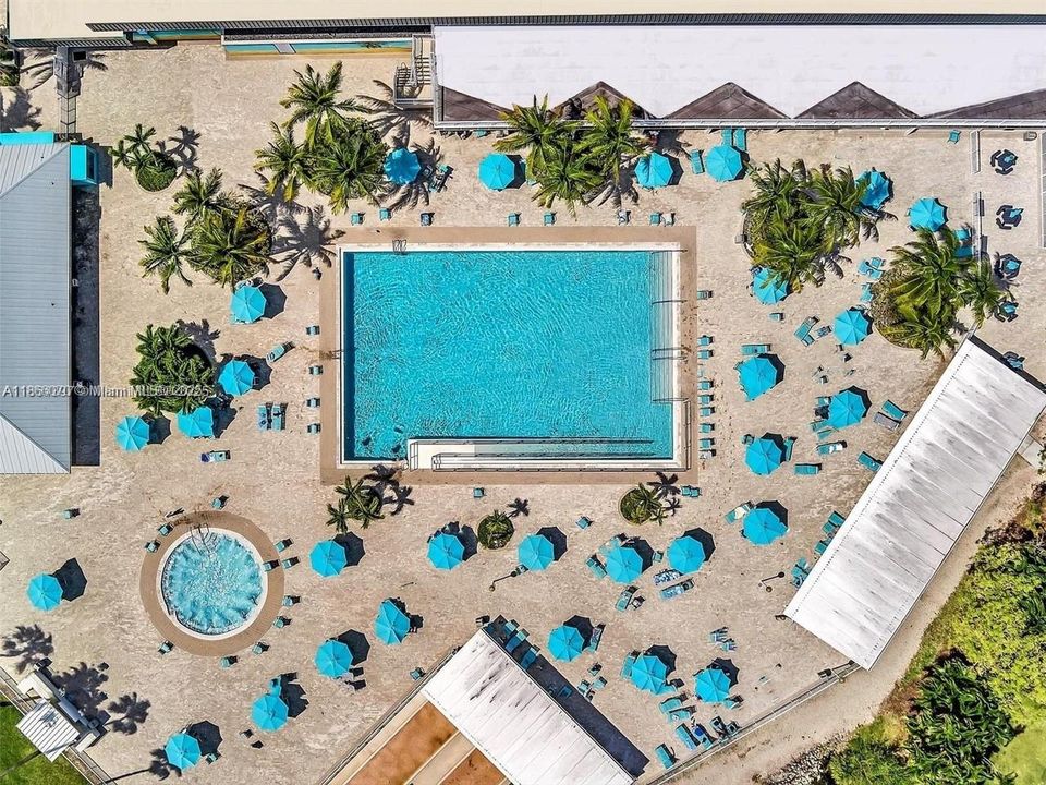 待售: $72,000 (2 贝兹, 2 浴室, 880 平方英尺)