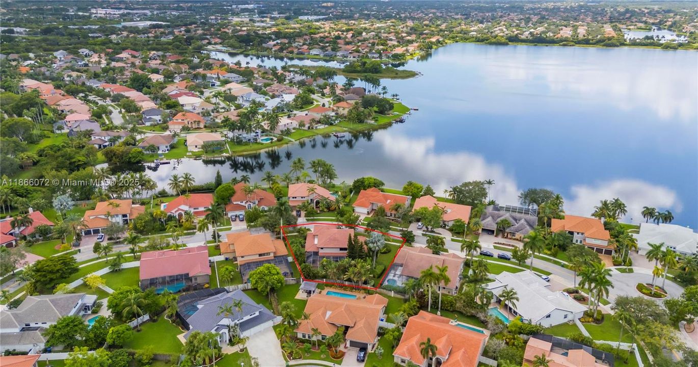 For Sale: $1,198,000 (5 beds, 4 baths, 3927 Square Feet)