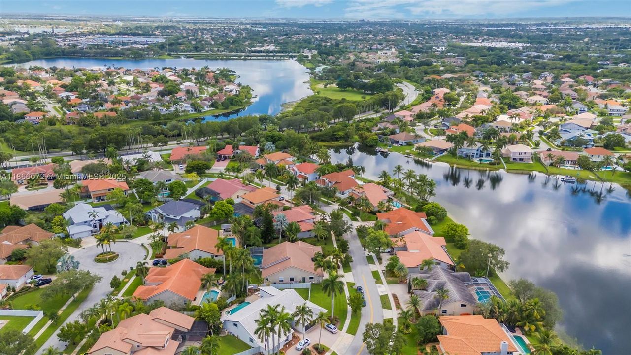 For Sale: $1,198,000 (5 beds, 4 baths, 3927 Square Feet)