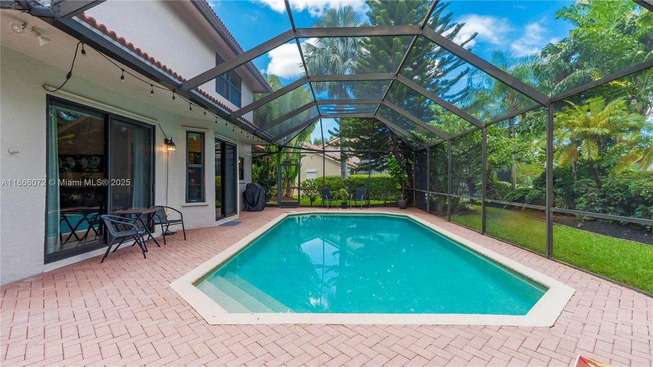 For Sale: $1,198,000 (5 beds, 4 baths, 3927 Square Feet)