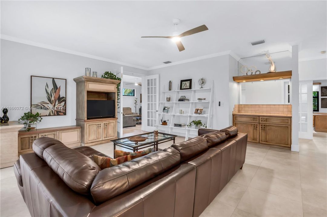 For Sale: $1,198,000 (5 beds, 4 baths, 3927 Square Feet)