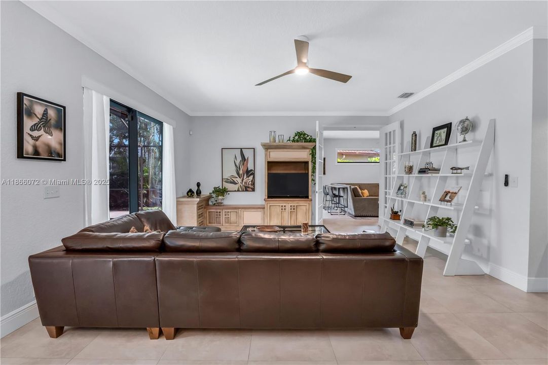 For Sale: $1,198,000 (5 beds, 4 baths, 3927 Square Feet)