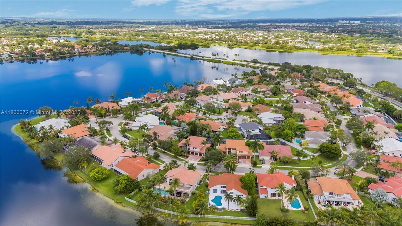 For Sale: $1,198,000 (5 beds, 4 baths, 3927 Square Feet)