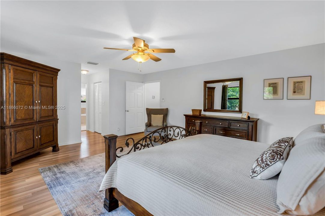 For Sale: $1,198,000 (5 beds, 4 baths, 3927 Square Feet)