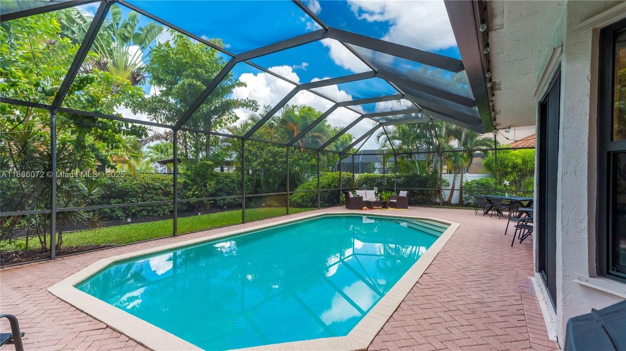 For Sale: $1,198,000 (5 beds, 4 baths, 3927 Square Feet)