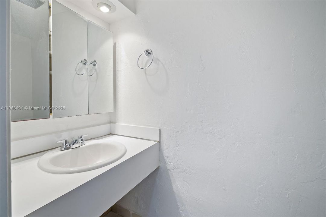 На продажу: $279,000 (1 спален, 1 ванн, 855 Квадратных фут)