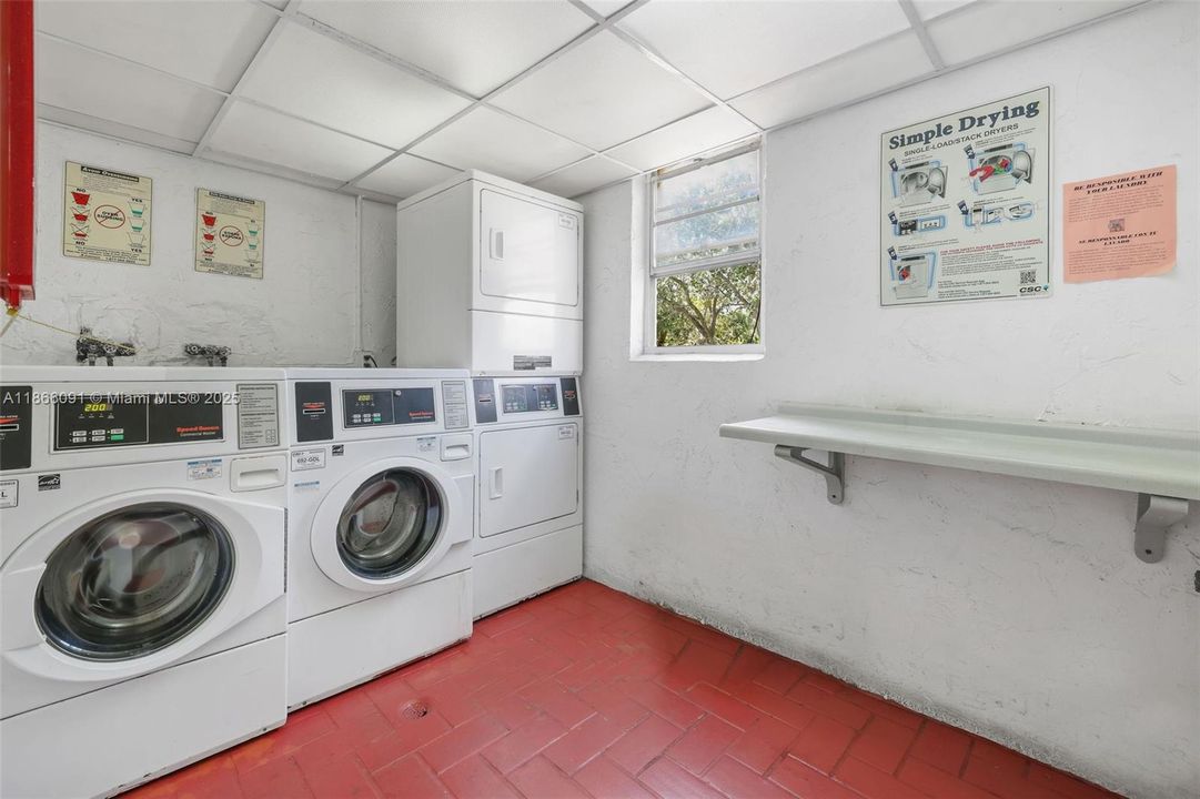 На продажу: $279,000 (1 спален, 1 ванн, 855 Квадратных фут)