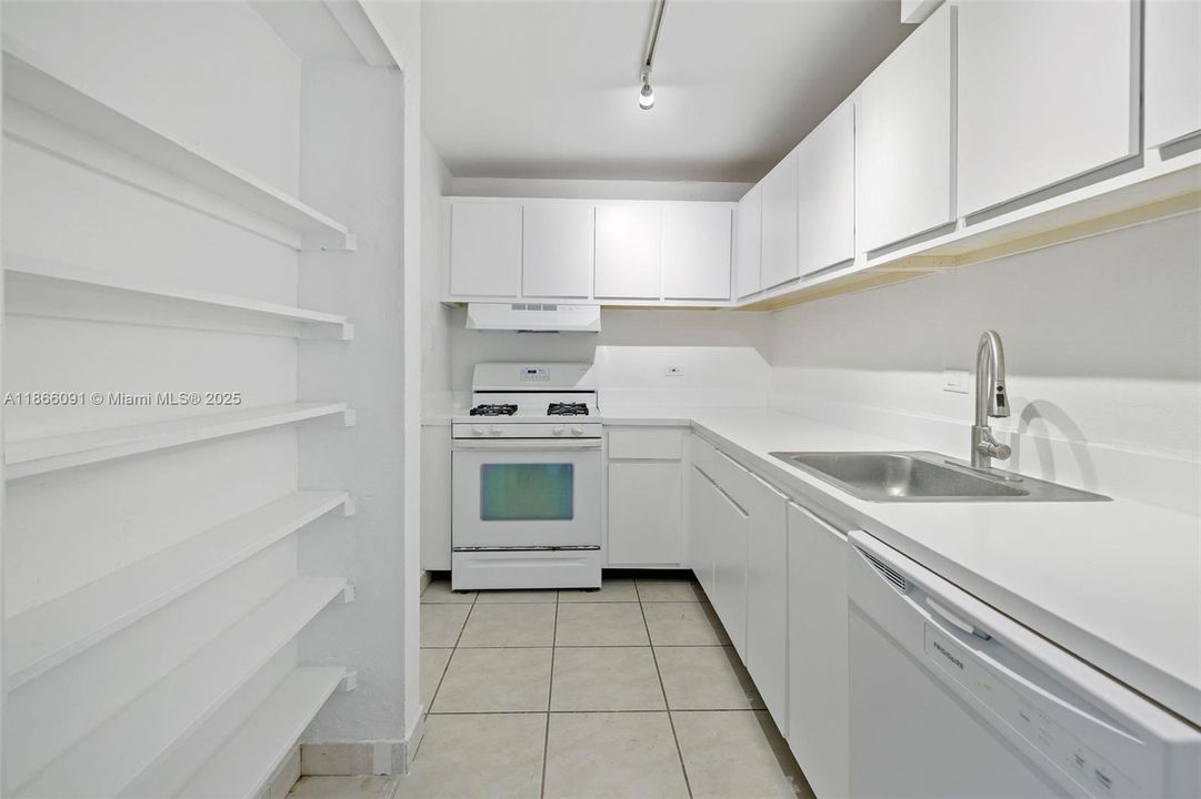 На продажу: $279,000 (1 спален, 1 ванн, 855 Квадратных фут)