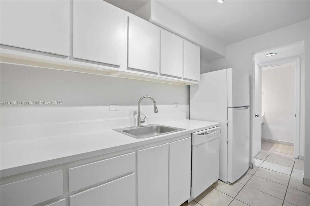 На продажу: $279,000 (1 спален, 1 ванн, 855 Квадратных фут)