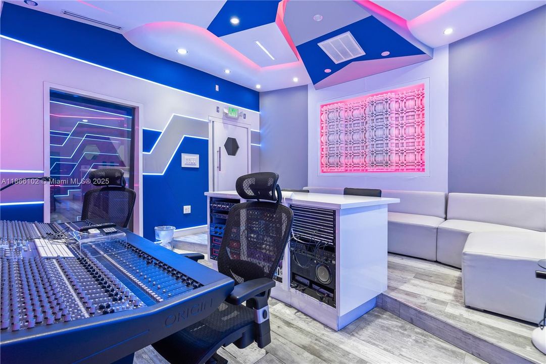 В аренду: $45 (0 спален, 0 ванн, 0 Квадратных фут)