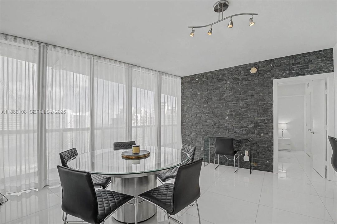 For Sale: $960,000 (2 beds, 2 baths, 1500 Square Feet)