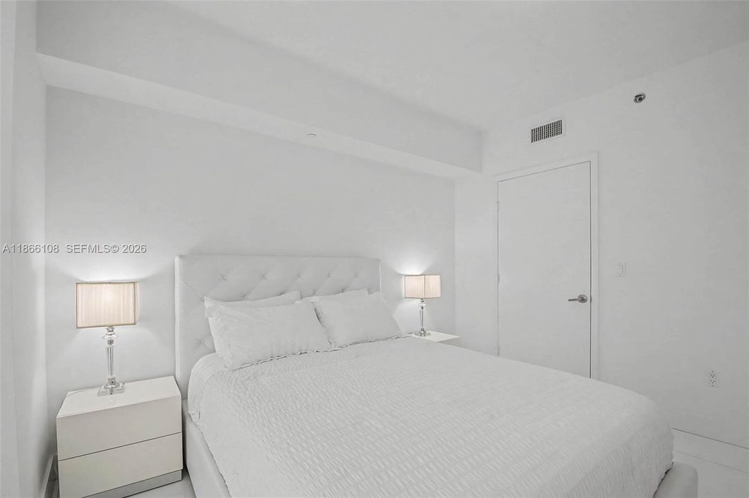 For Sale: $960,000 (2 beds, 2 baths, 1500 Square Feet)