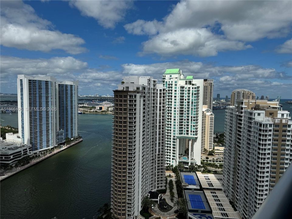 For Sale: $960,000 (2 beds, 2 baths, 1500 Square Feet)