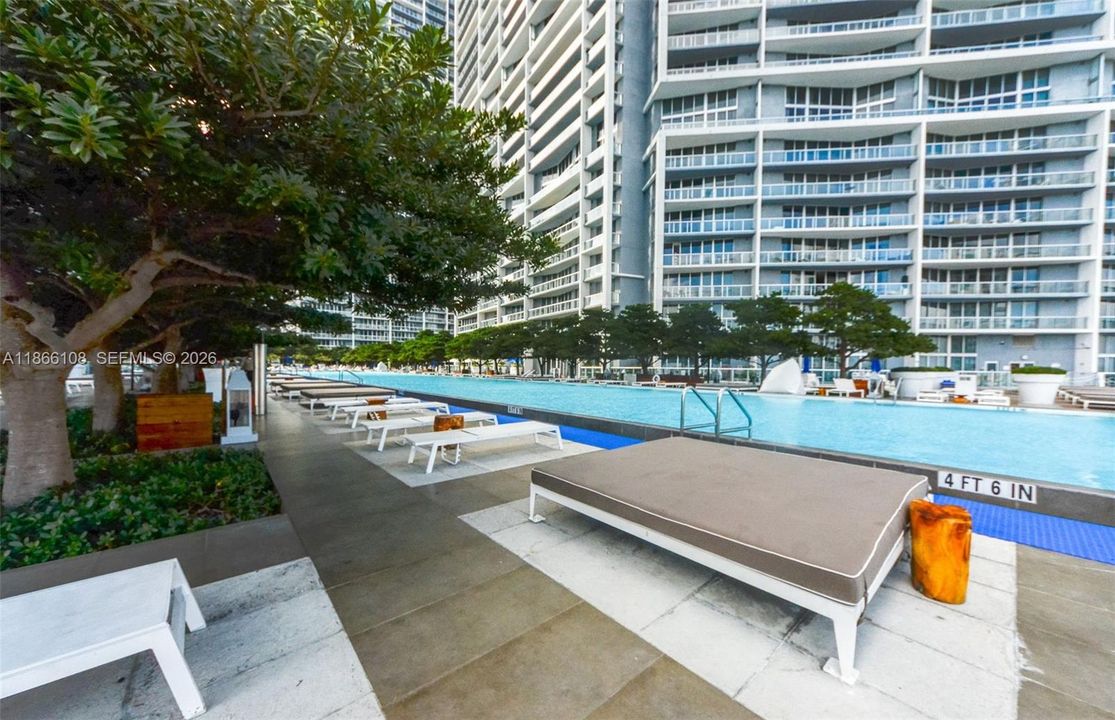 For Sale: $960,000 (2 beds, 2 baths, 1500 Square Feet)