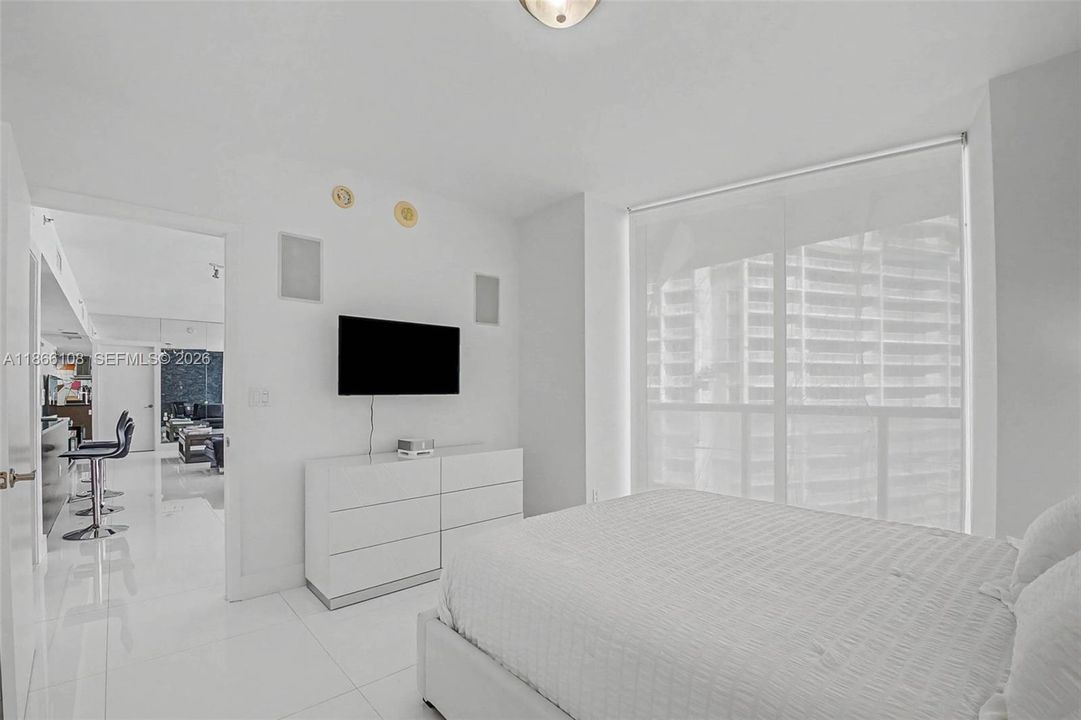 For Sale: $960,000 (2 beds, 2 baths, 1500 Square Feet)