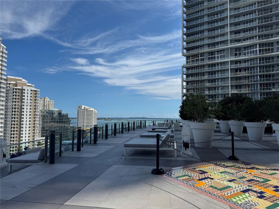 For Sale: $960,000 (2 beds, 2 baths, 1500 Square Feet)