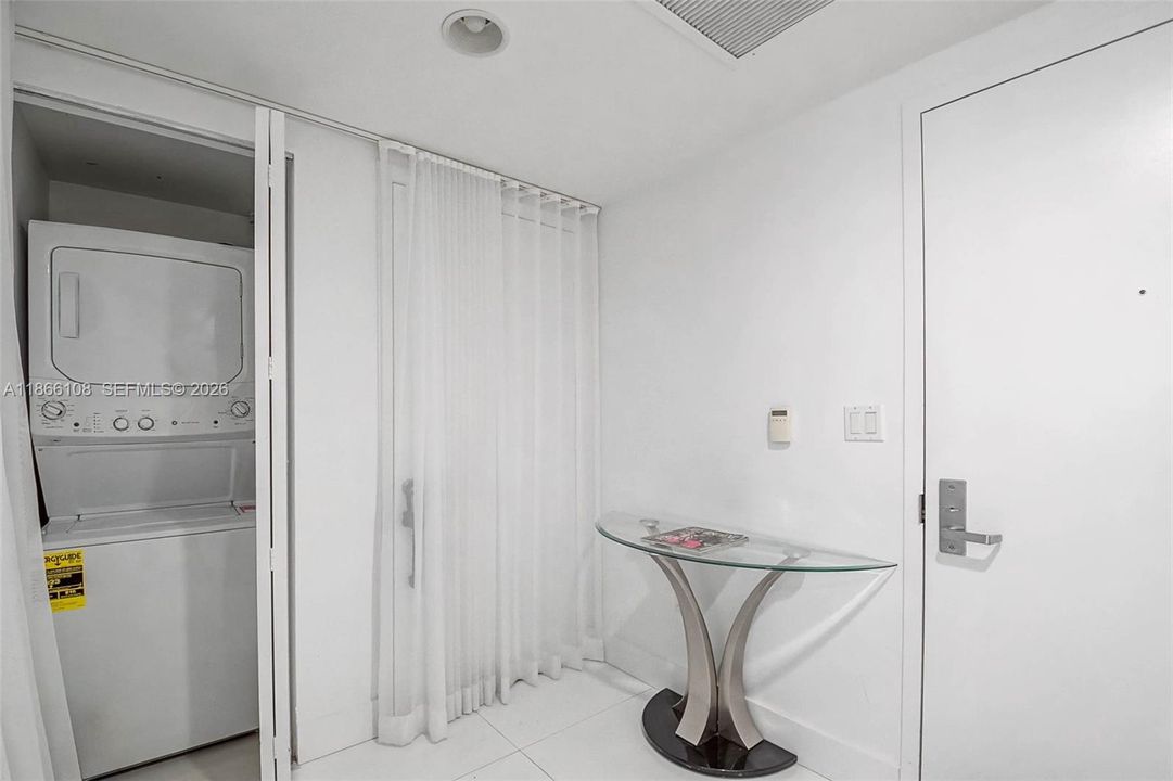 For Sale: $960,000 (2 beds, 2 baths, 1500 Square Feet)