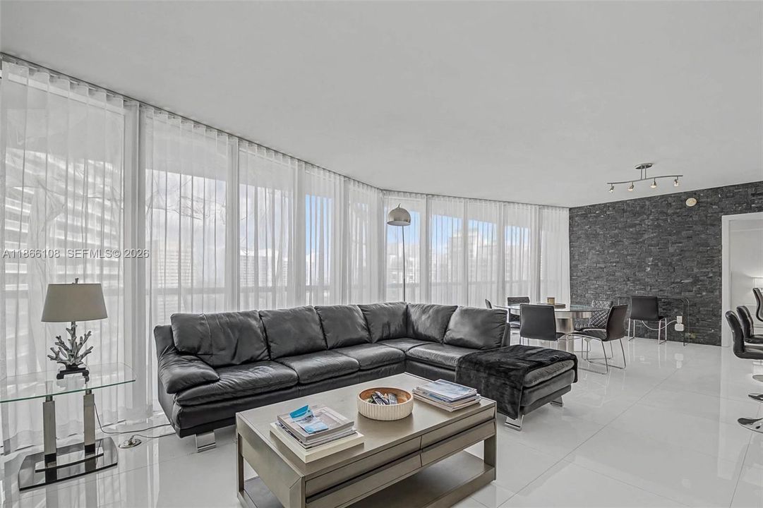 For Sale: $960,000 (2 beds, 2 baths, 1500 Square Feet)