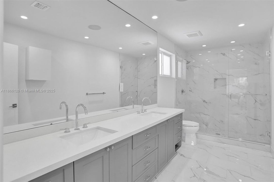 Recientemente alquilado: $6,800 (4 camas, 3 baños, 2282 Pies cuadrados)