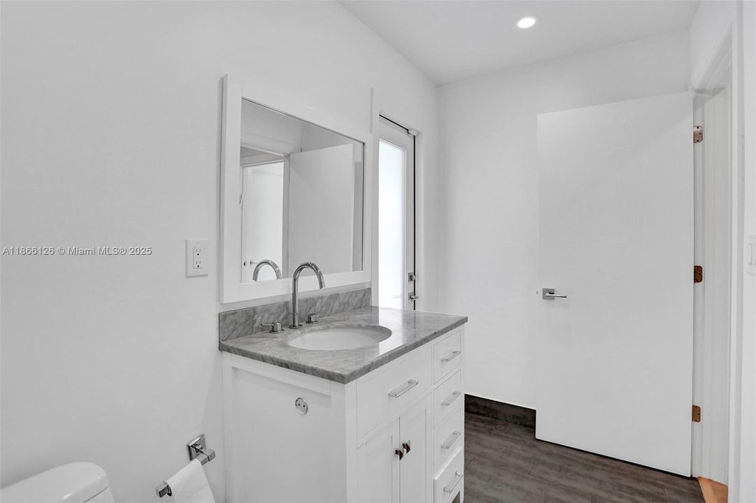 Recientemente alquilado: $6,800 (4 camas, 3 baños, 2282 Pies cuadrados)